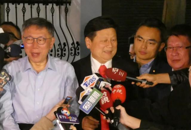 盛煌娱乐：台湾立法机构蓝白党团餐叙 傅崐萁：感受到柯文哲诚意